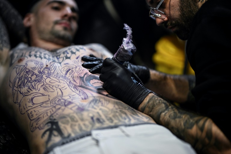 Urteil zu Künstlersozialversicherung: Tattoo kann "Gesamtkunstwerk" sein