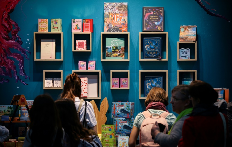 "Bücher sind für junge Leser zu teuer": ZEW-Chef für Ende der Buchpreisbindung