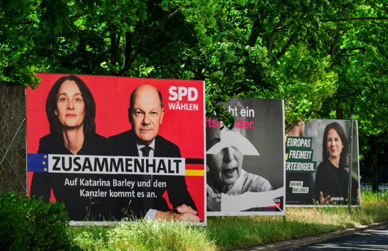 Zwei Tage vor Wahl: Parteien streiten im Bundestag über Europapolitik
