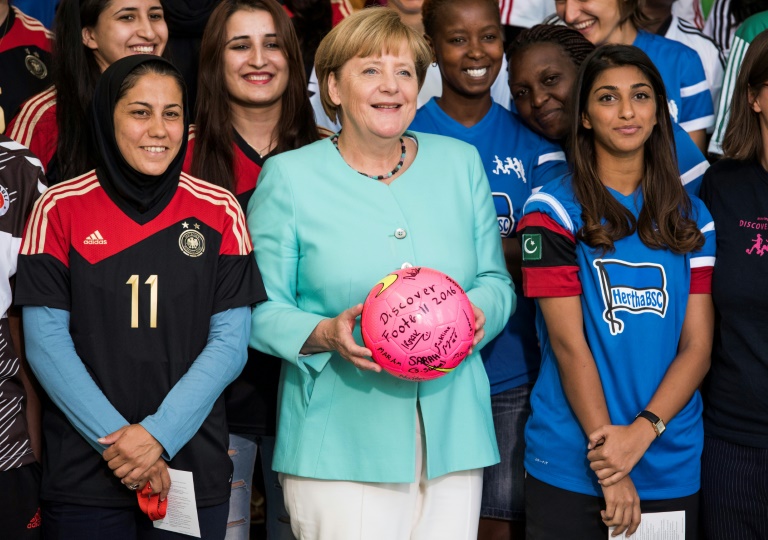 Habeck lobt Merkels "schneidenden Witz" - Würdigung zum 70. Geburtstag