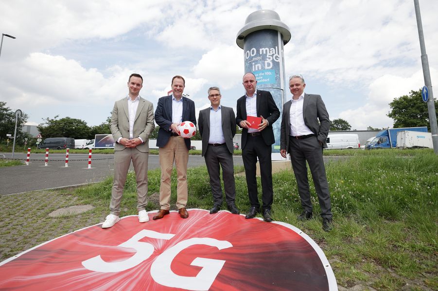 100. 5G-Litfaßsäule in Düsseldorf eingeweiht