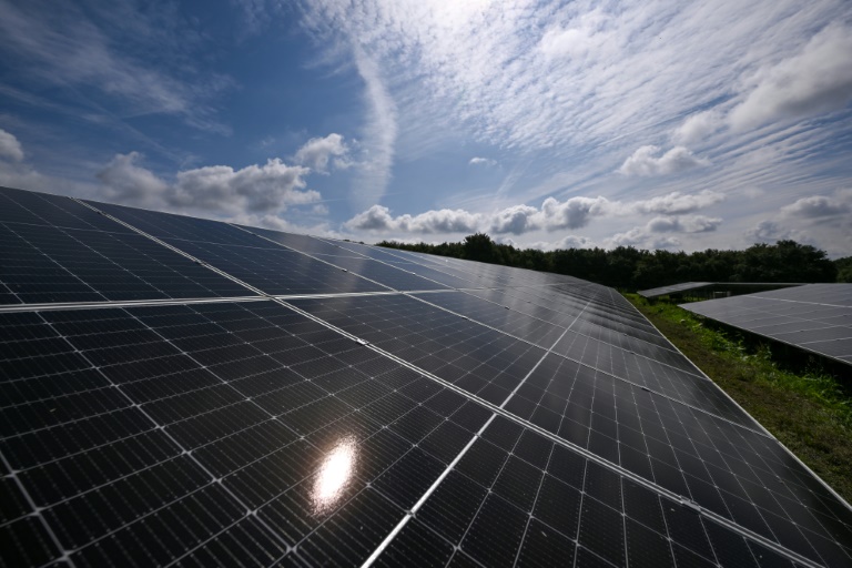Betreiber: Größter Solarpark Europas im Leipziger Umland eingeweiht
