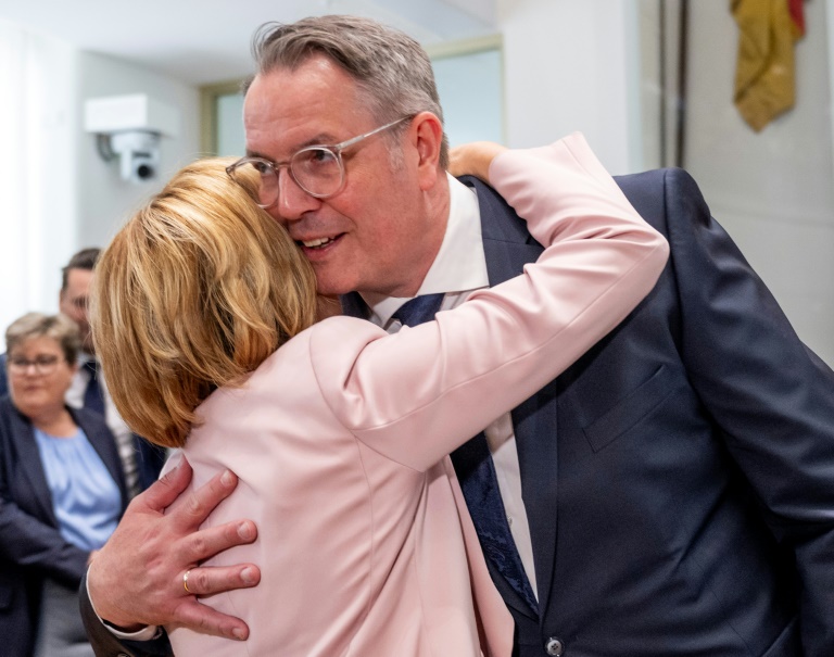 Neuer Ministerpräsident in Rheinland-Pfalz: Landtag wählt SPD-Politiker Schweitzer