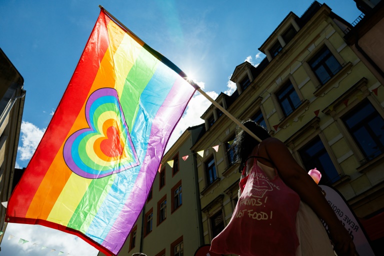 Homophobe Attacke vor CSD in Berlin: Jugendliche verletzten zwei Männer 