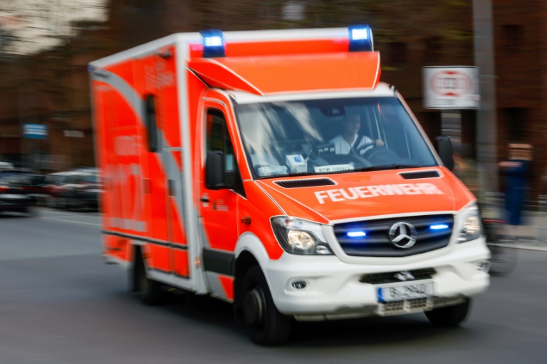 Arbeiter auf Autobahnbaustelle in Bayern von Strahlträger erschlagen