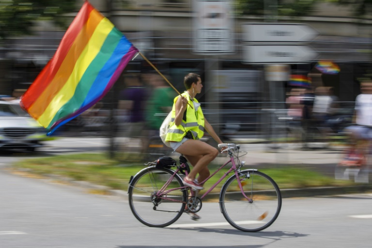 Zehntausende feiern beim Christopher Street Day in Hamburg