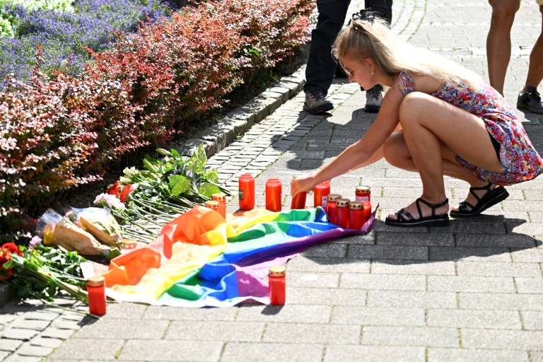 Nach Anschlag in Solingen geht Suche nach dem Täter weiter - bundesweites Entsetzen