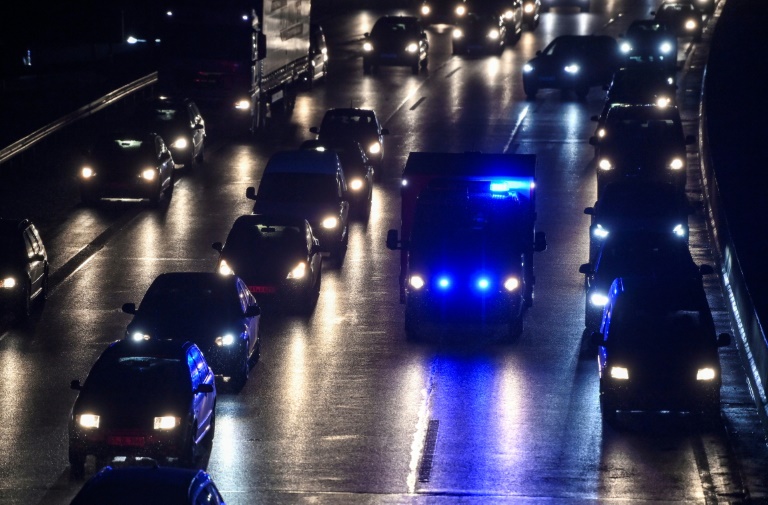 Fahrzeug erfasst Ehepaar auf Standstreifen: Zwei Tote auf hessischer Autobahn