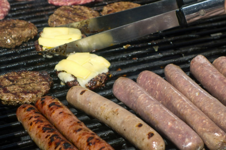 Gericht: Grilllokale an Mannheimer Marktplatz müssen Rauchbelastung vorerst mindern