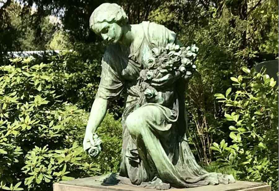 Grabfiguren am Düsseldorfer Nordfriedhof gestohlen