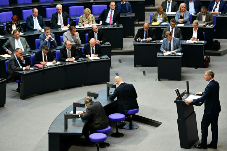 Bundestag beendet Haushaltswoche mit Debatten zu Etats von Habeck und Buschmann