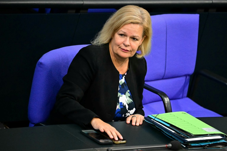 Bundestag berät Sicherheitspaket - Union pocht weiter auf Zurückweisungen