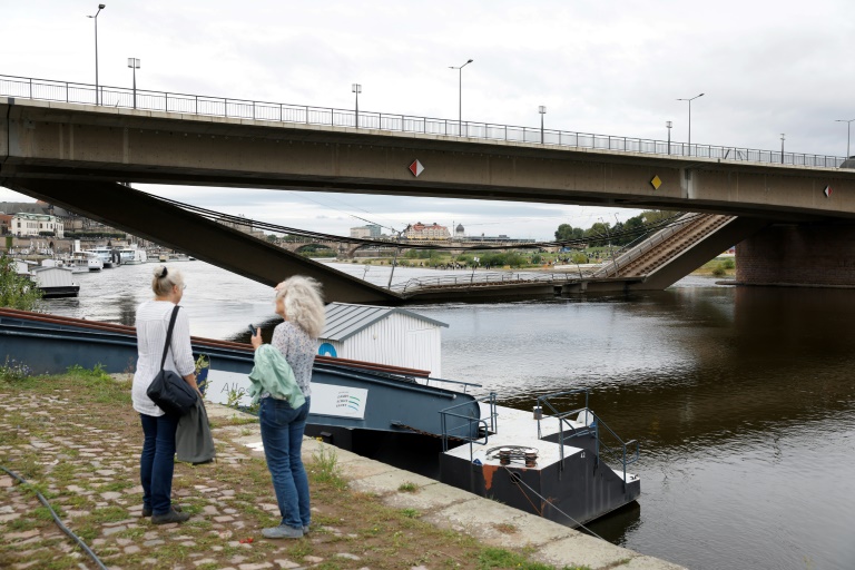 Stadt: Korrosion möglicherweise Grund für Teileinsturz von Dresdner Carolabrücke