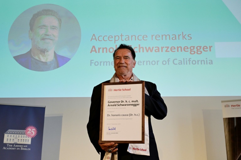 Schwarzenegger in Berlin mit Ehrendoktorwürde von Hertie School ausgezeichnet