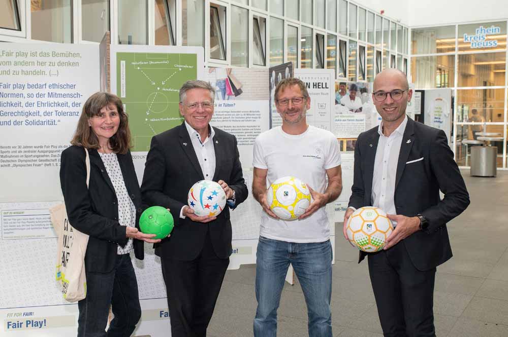 Ausstellung "Fit For Fair" im Kreishaus Neuss