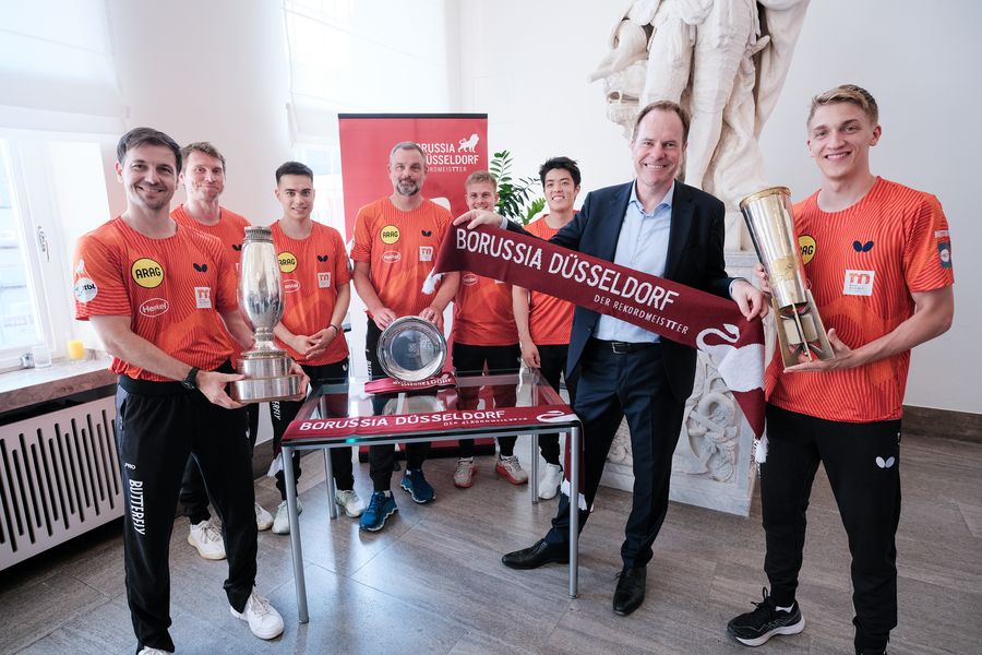 "Double"-Sieger Borussia Düsseldorf im Rathaus empfangen