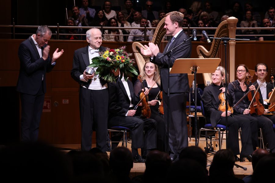 Dirigent Adam Fischer verlängert in Düsseldorf