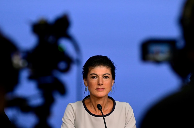 Wagenknecht hält sich Kanzlerkandidatur offen - und findet Kohl besser als Merz