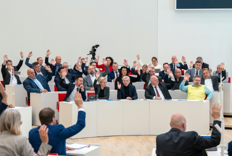 Brandenburger Landtag konstituiert - SPD-Politikerin Liedtke erneut Präsidentin