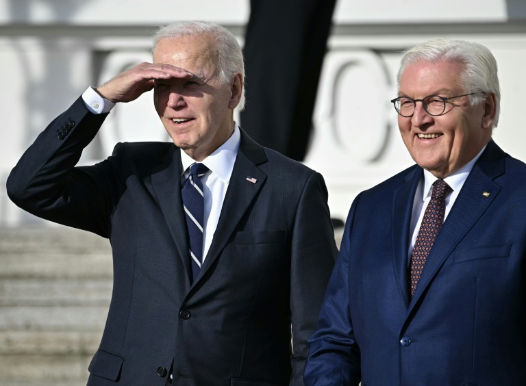 Biden zum Auftakt seines Deutschlandbesuchs mit militärischen Ehren empfangen