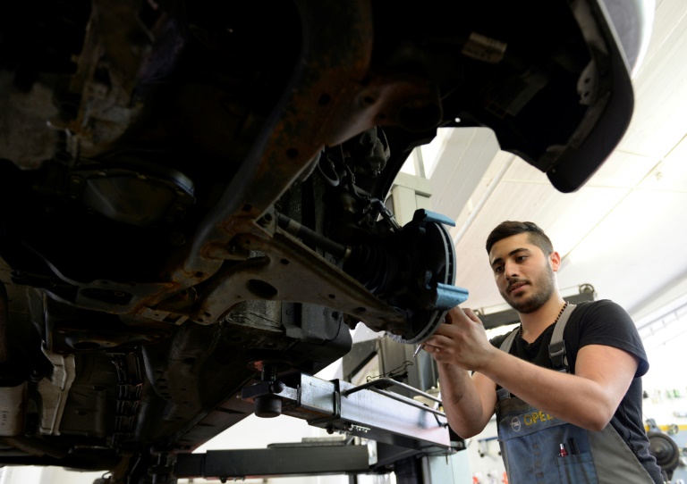 Versicherungswirtschaft: Autohersteller erhöhen Ersatzteilpreise weiter