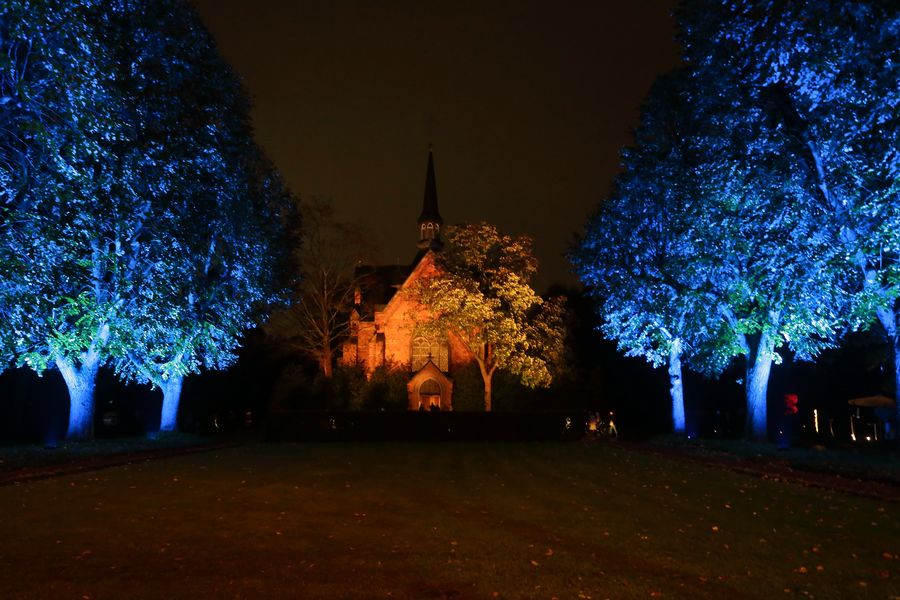 Düsseldorf illuminiert den Nordfriedhof