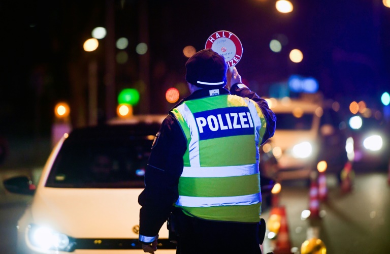 13-Jähriger verunglückt mit gestohlenem Auto - vier weitere Jugendliche an Bord