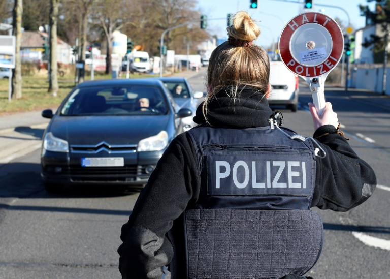 Jugendliche liefern sich in Nordrhein-Westfalen Verfolgungsjagd mit Polizei