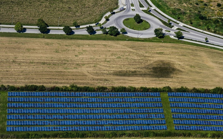 Studie der Regierung sieht großes Potenzial für Solaranlagen an Fernstraßen