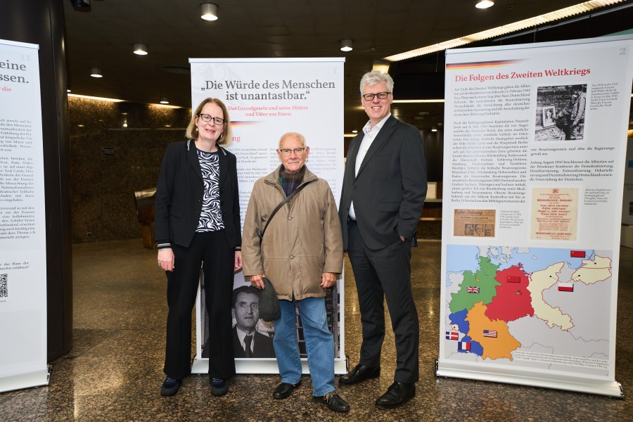 Ausstellung im Essener Rathaus eröffnet