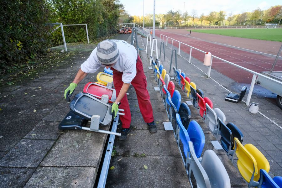 360 Sitzschalen für die Bezirkssportanlage Koblenzer Straße