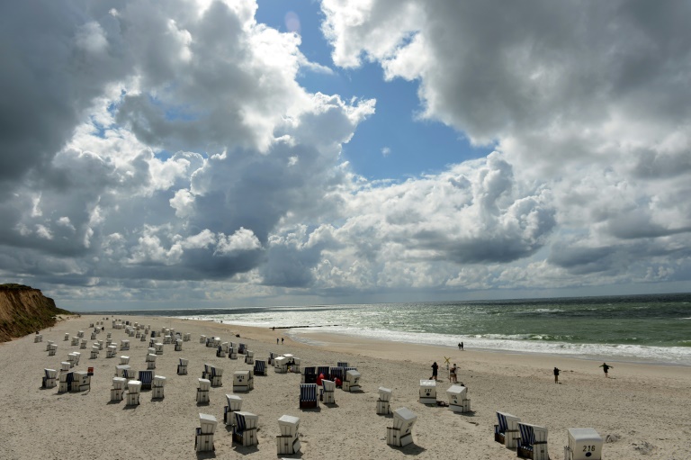 Rund anderthalb Millionen Kubikmeter Sand als Sturmflutschutz vor Sylt aufgespült