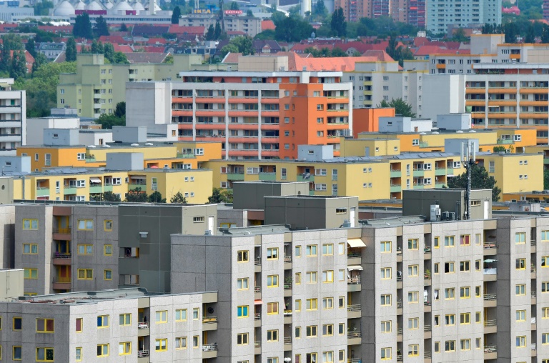 Tödliches Unglück in Karlsruhe: Mann stürzt von Dach eines 13-stöckigen Hochhauses