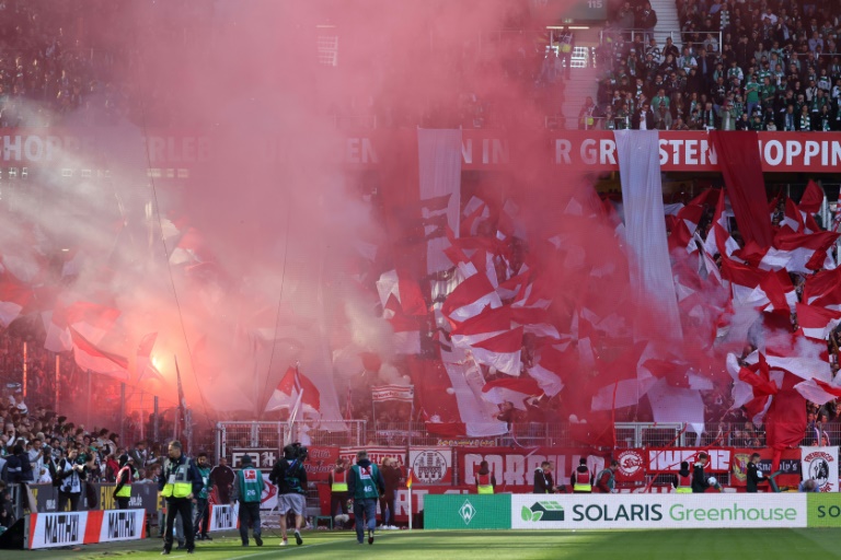 Urteil im Januar: Karlsruhe klärt Übernahme von hohen Polizeikosten bei Fußballderbys