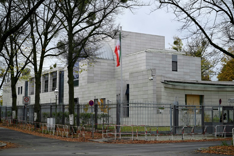 Versuchter Brandanschlag auf iranische Botschaft: Frau in Berlin angeklagt