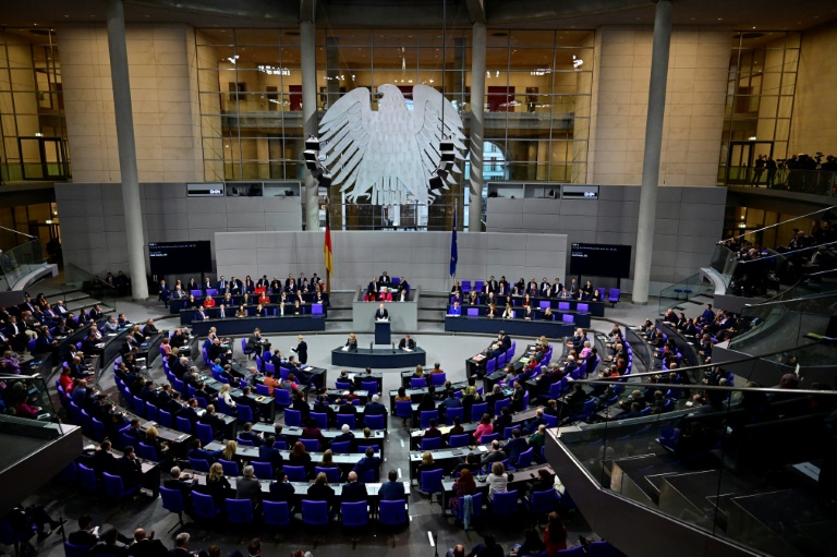 Bundestag beschließt Präzisierung der Öffentlichkeitsarbeit von Parteien