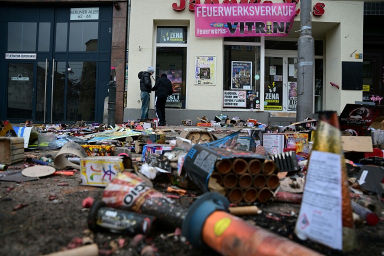 Rund zwei Millionen Unterschriften: Petitionen für Böllerverbot übergeben