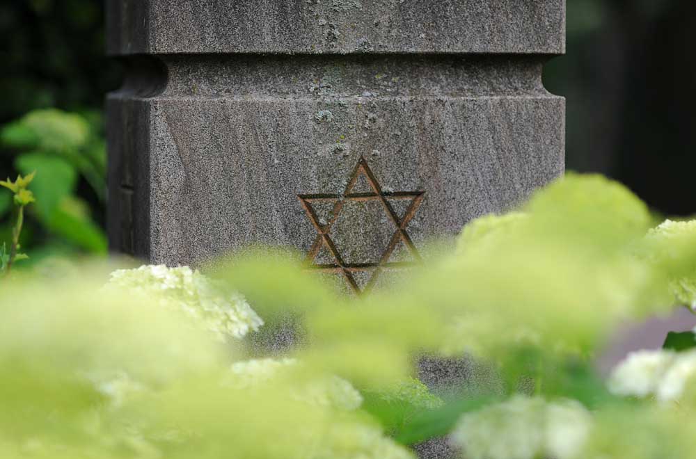 Führung über den jüdischen Friedhof in Borken