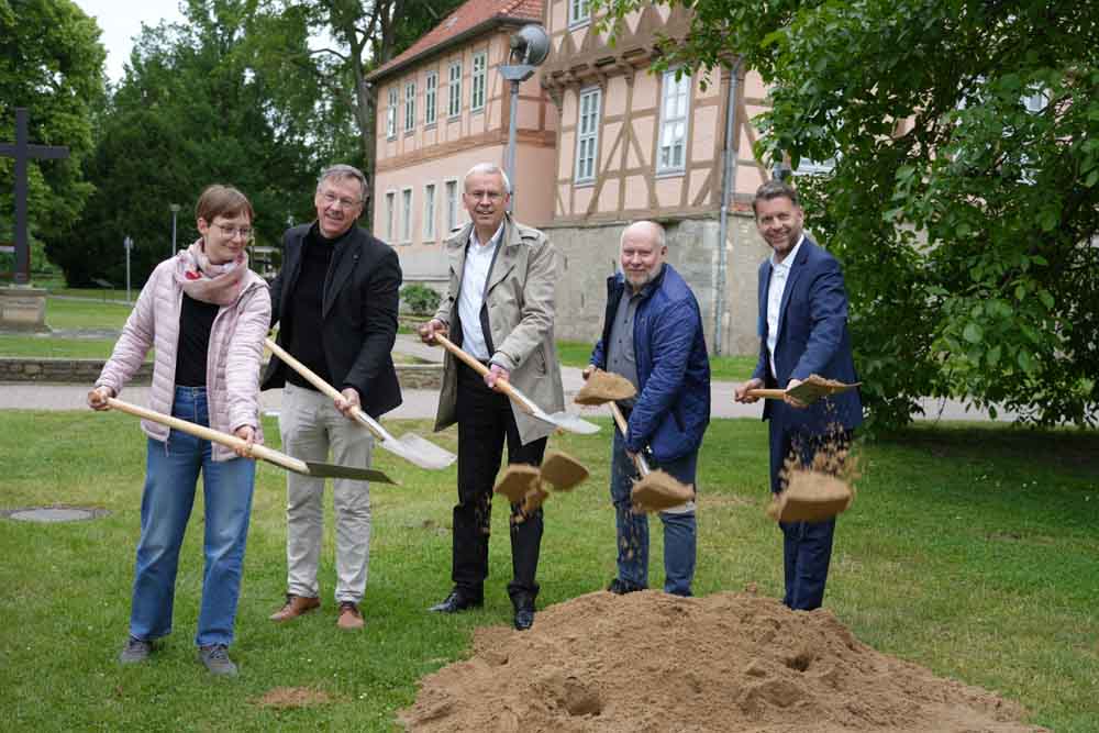 Spatenstich Bühnenpodest Fallersleben