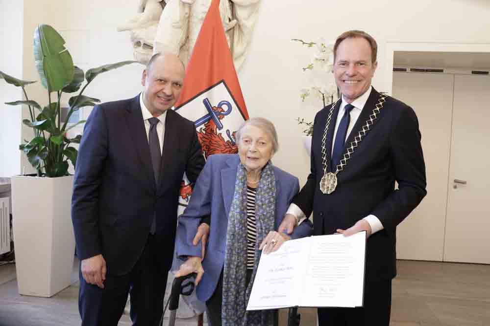 Dr. Esther Betz ausgezeichnet