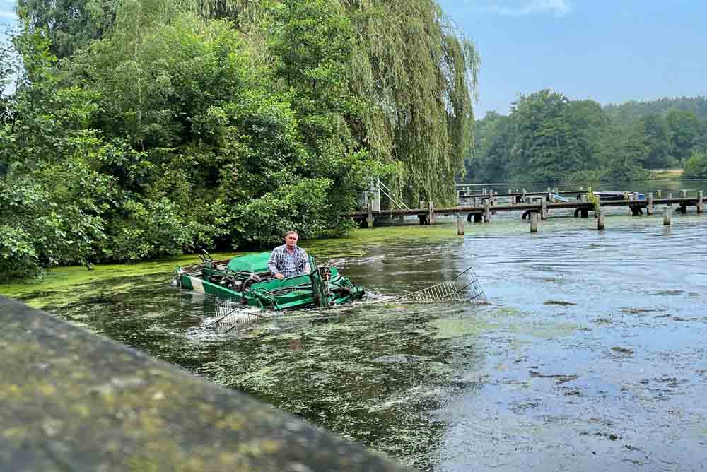 Räumboot auf dem Pröbstingsee