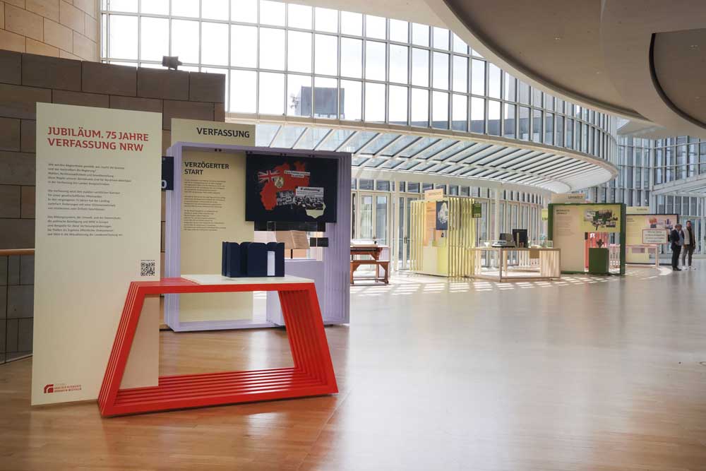Landtag NRW zeigt "75 Jahre Verfassung NRW“