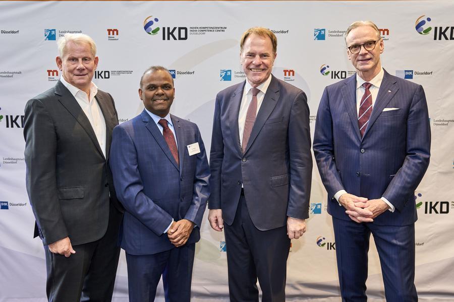 Andreas Schmitz, Präsident der IHK Düsseldorf, B.S. Mubarak, Generalkonsul der Republik Indien in Frankfurt. Oberbürgermeister Dr. Stephan Keller und Wolfram Diener, Vorsitzender der Geschäftsführung der Messe Düsseldorf