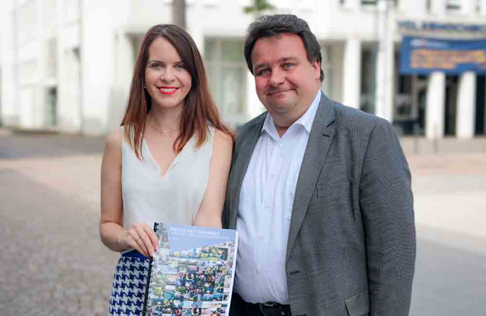 Dr. Sabrina Lesch, Leiterin der Gemeinwesenstelle, und Stadtdirektor Markus Schön
