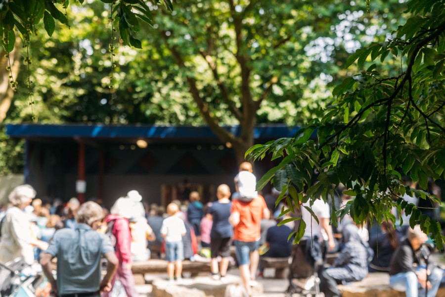 Menschen im Grugapark Essen