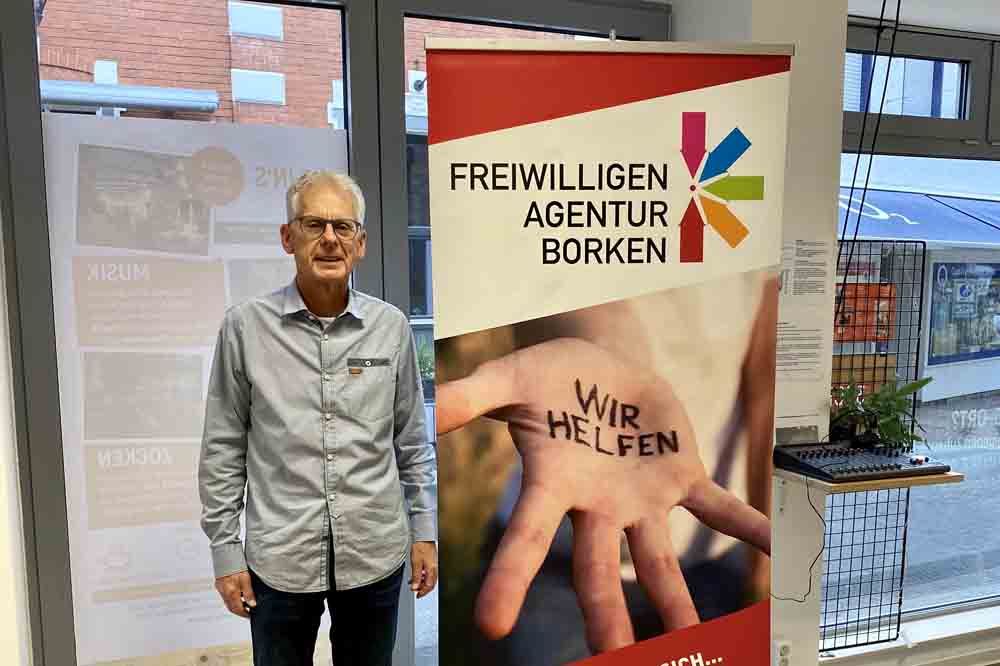 Hans Werner Zaksek leitet die Sprechstunde der Freiwilligen Agentur