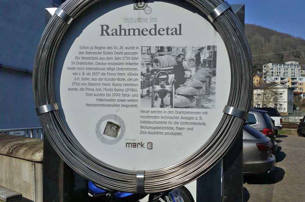 Infotafel zur Industrie im Rahmedetal