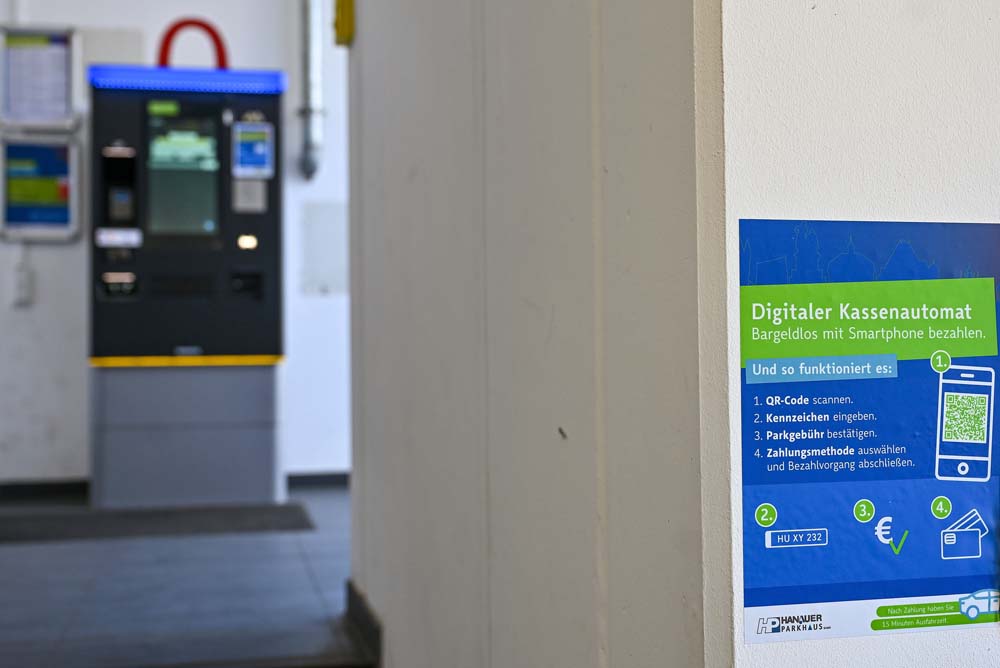Digitale Kassenautomaten: QR-Codes in Parkbauten der Stadt Hanau