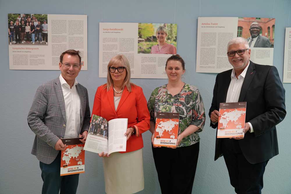 Steffen Schüller (mvgm), Oberbürgermeisterin Simone Borris, Christiane Pruschek (Welcome Service), Georg Bandarau (Stadtmarkerting "Pro Magdeburg")