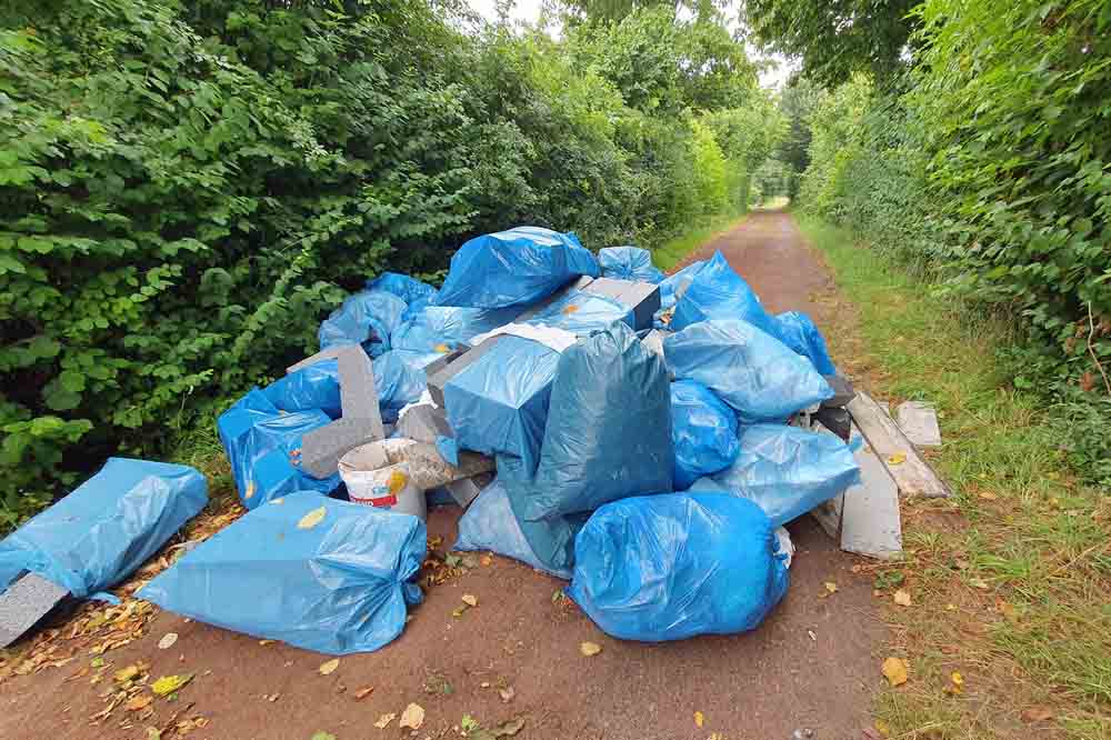 Illegale Entsorgung von Dämmmaterial am Sienbecker Pfad